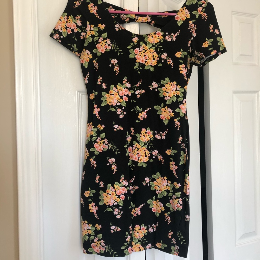 Floral short sleeve bodycon mini dress
